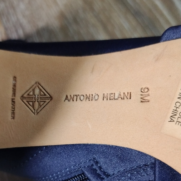 ANTONIO MELANI Blue Heeled Boots with Elegant Knot Detail - Picture 2 of 8